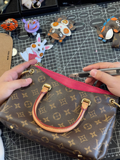 إعادة تصميم الحقائب الفاخرة حسب الطلب – صناعة يدوية من CHENXIN CRAFTED